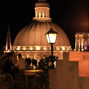 de-vilhena-boutique-hotel.hotelssaintjulians.com/