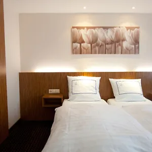 empire-hotel.luxembourghotelsguide.com/