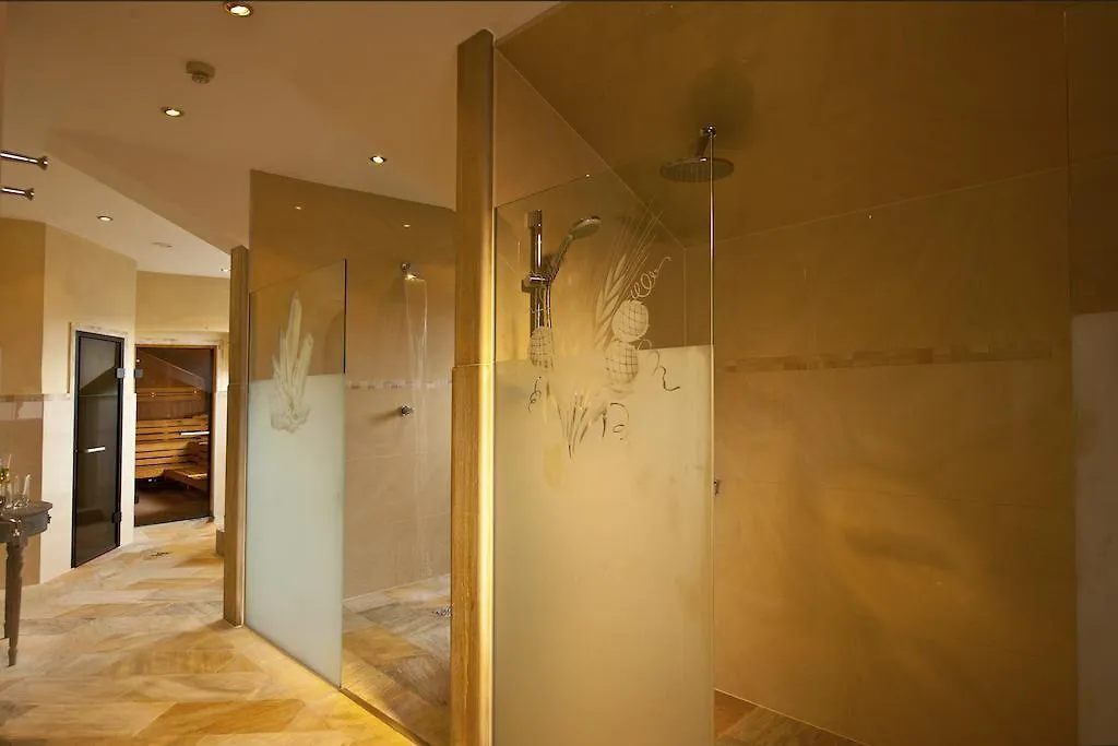 Hotel Bierwirt Innsbruck 4*,